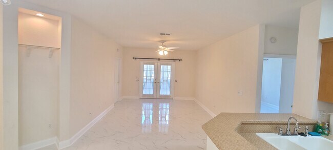 Building Photo - 830 Airport Rd