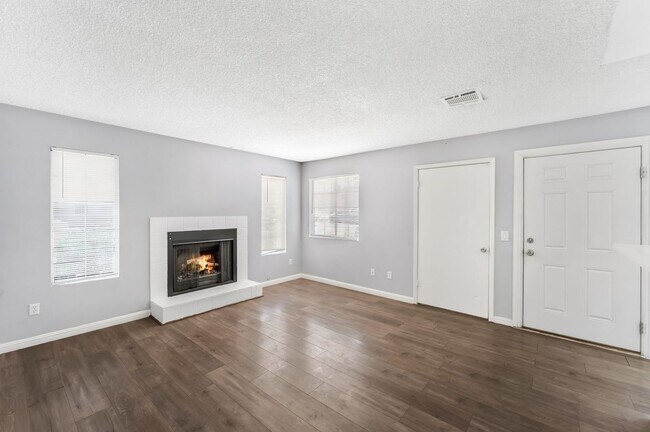 Building Photo - 2722 Alicialynn Way
