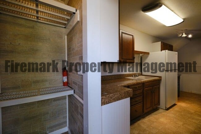 Building Photo - 5213 Rudolph St