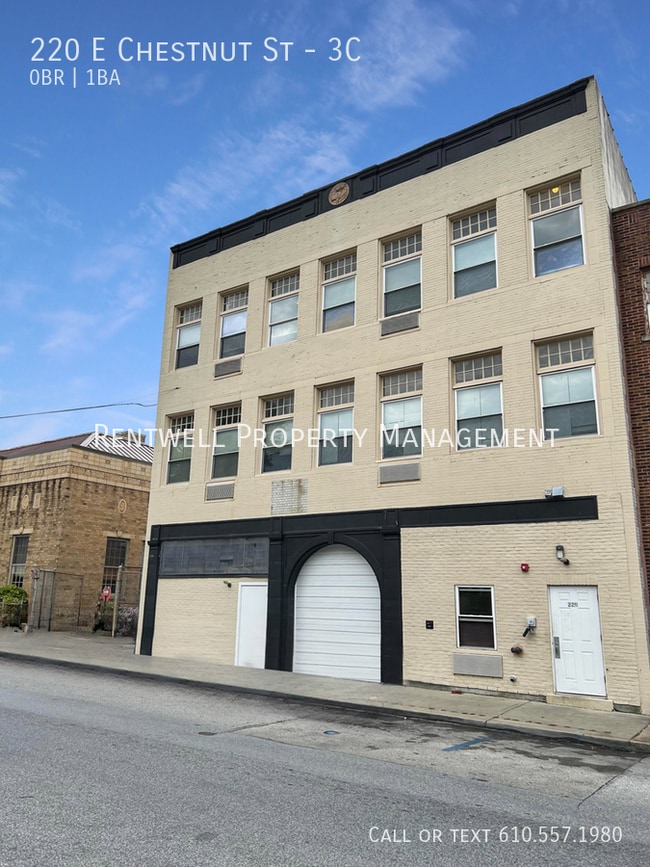 Building Photo - 220 E Chestnut St