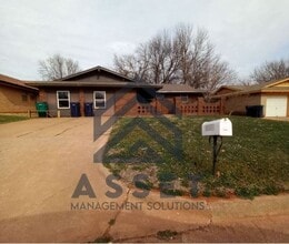 Building Photo - 2849 SE 45th St