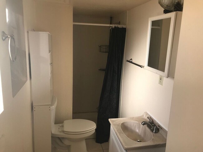 Foto del edificio - 630 E Boulder St