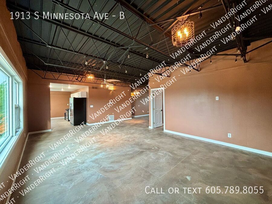 Primary Photo - 1913 S Minnesota Ave