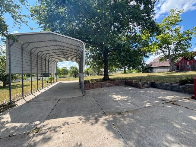 Foto del edificio - Close to Glenbrook area in Hendersonville!
