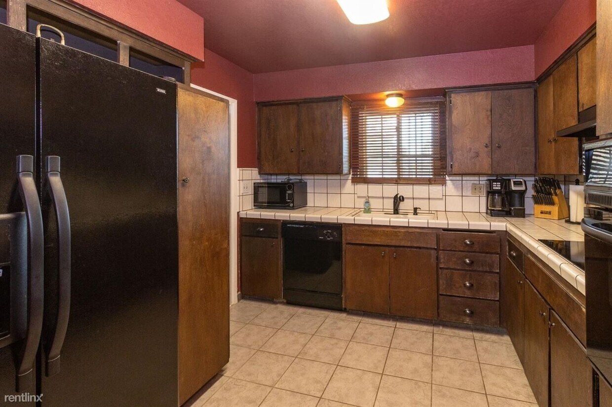 Building Photo - 3 br, 2 bath House - 5330 N Santa Fe Ave