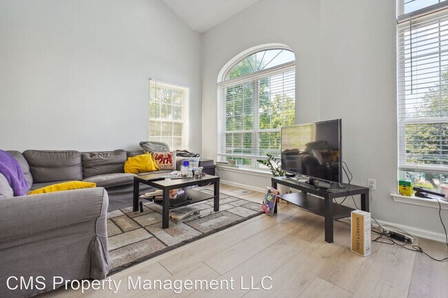 Foto del edificio - 2 br, 2.5 bath House - 608 Rosewood Drive