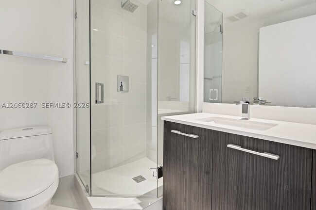 Foto del edificio - 45 SW 9th St