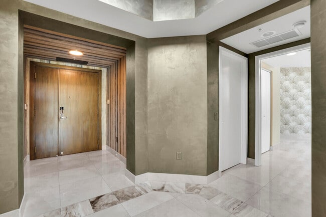 Building Photo - 3610 Gardens Pkwy