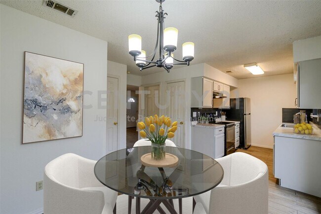 Foto del edificio - Beautifully Updated