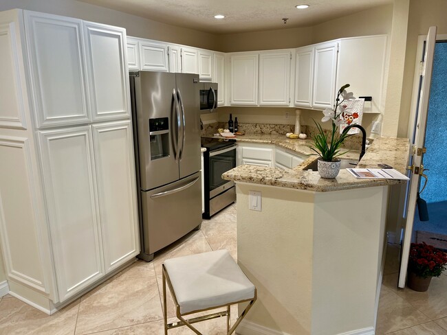 Building Photo - 653 Oak Run Trl