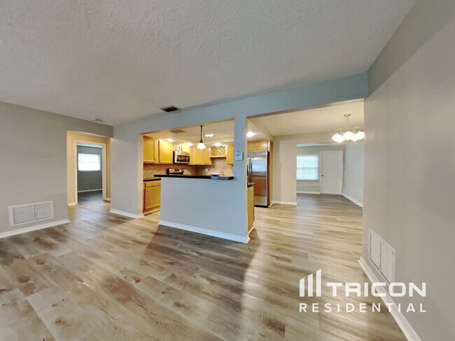Building Photo - 1618 Algonquin Drive Clearwater FL
