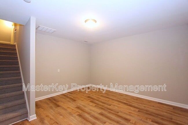 Building Photo - 8022 Goldenrain Way