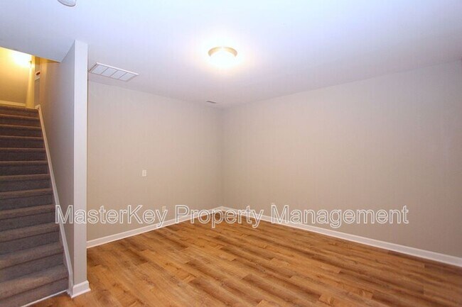 Foto del edificio - 8022 Goldenrain Way