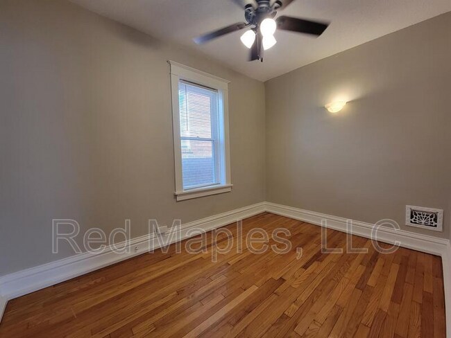 Foto del edificio - 5704 St Louis Ave