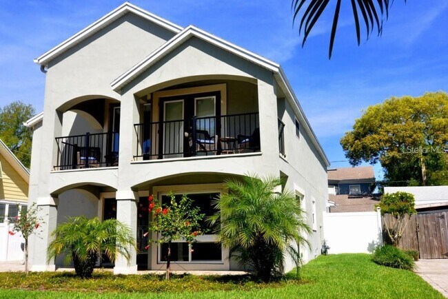 Building Photo - 2905 W Bay Ct Ave