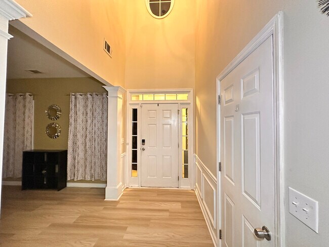 Foto del edificio - 175 Mill Creek Dr