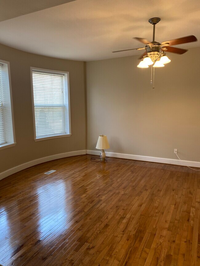 Living space - 4204 McPherson Ave