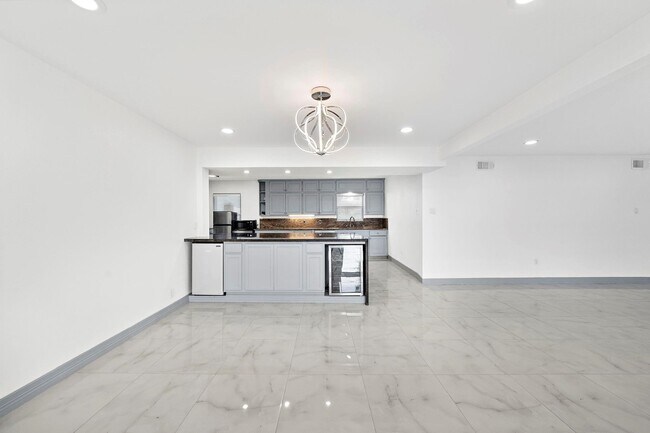 Foto del edificio - 1068 Chimney Rock Rd