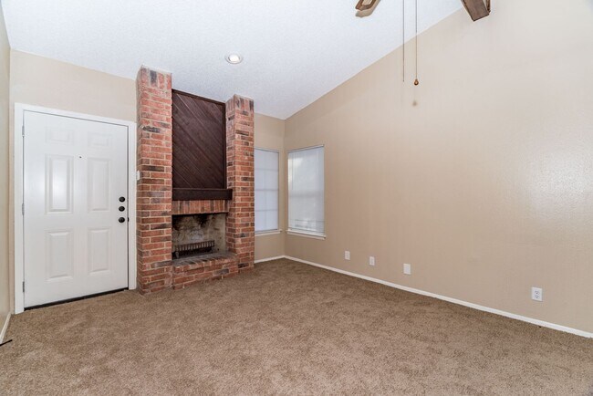 Foto del edificio - 2-BEDROOM DUPLEX