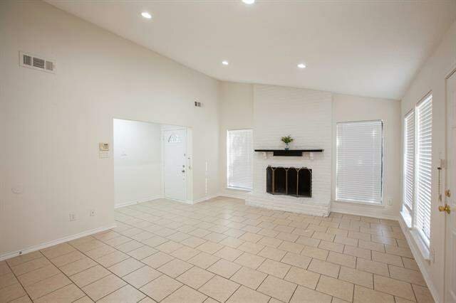 Building Photo - 12501 Hornbeam Dr