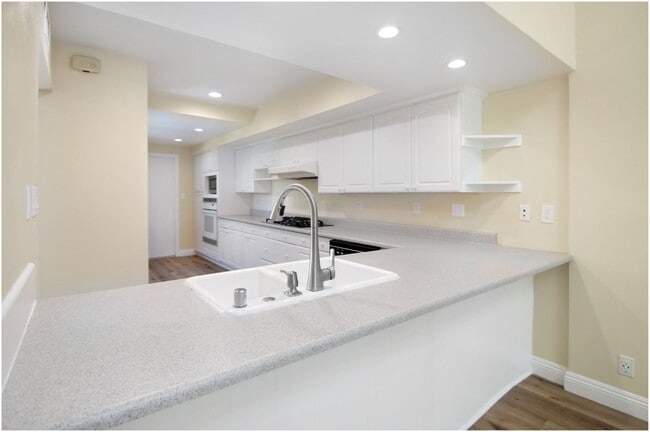 Building Photo - Beautiful single-level family home in Irvine