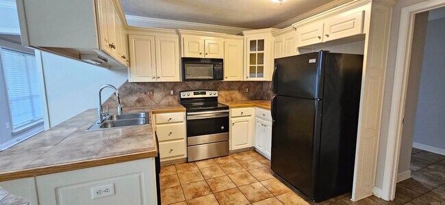 Building Photo - 1813 Airborn Dr