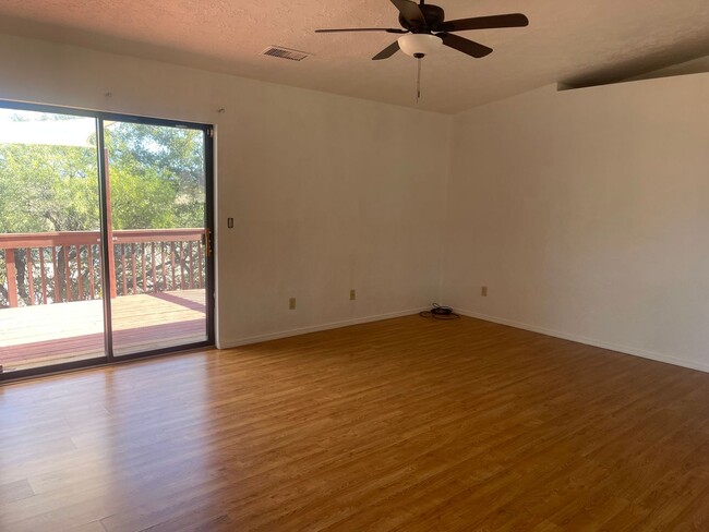 Building Photo - 3 Bedroom 2 Bath home contact Property Pro...