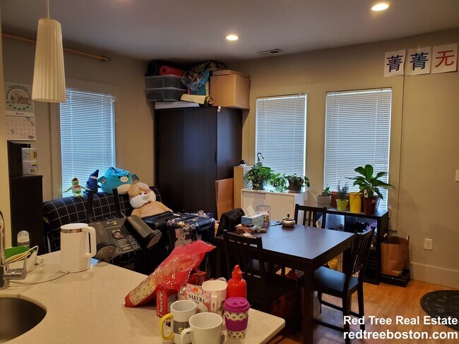 Building Photo - 21 Greylock Rd