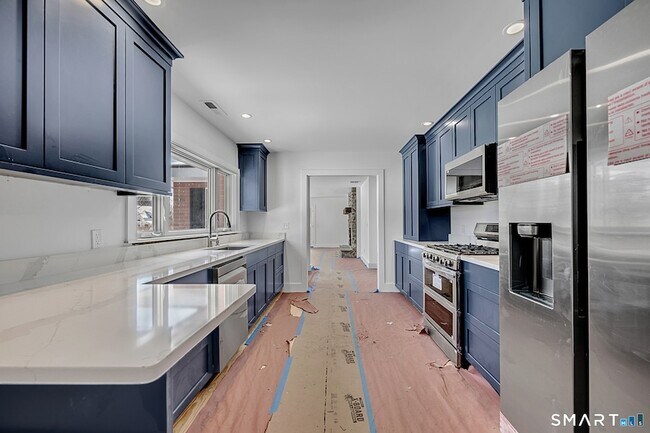 Foto del edificio - 220 Upper Grassy Hill Rd