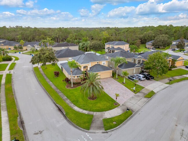 Foto del edificio - For Rent: Luxurious 4 Bed/3.5 Bath Home wi...