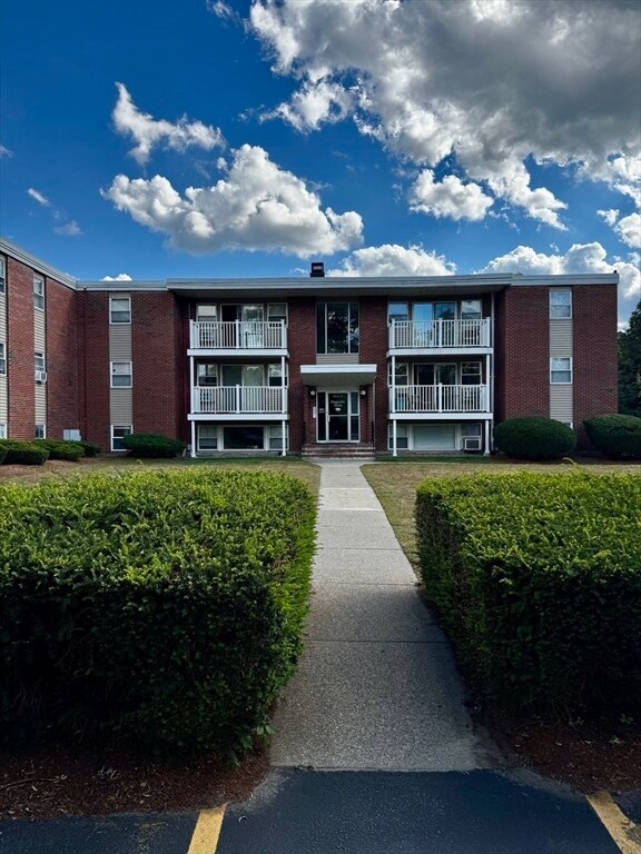 Building Photo - 30 Worthen St