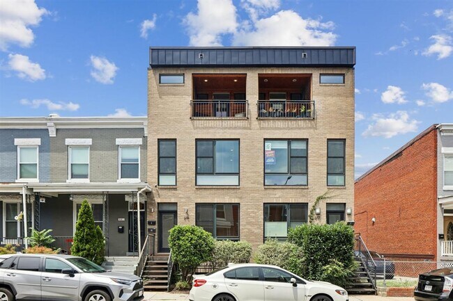 Photo - Gorgeous Upper Level 2BR/2.5BTH Condo with Rooftop Deck and Reserved Parking!
