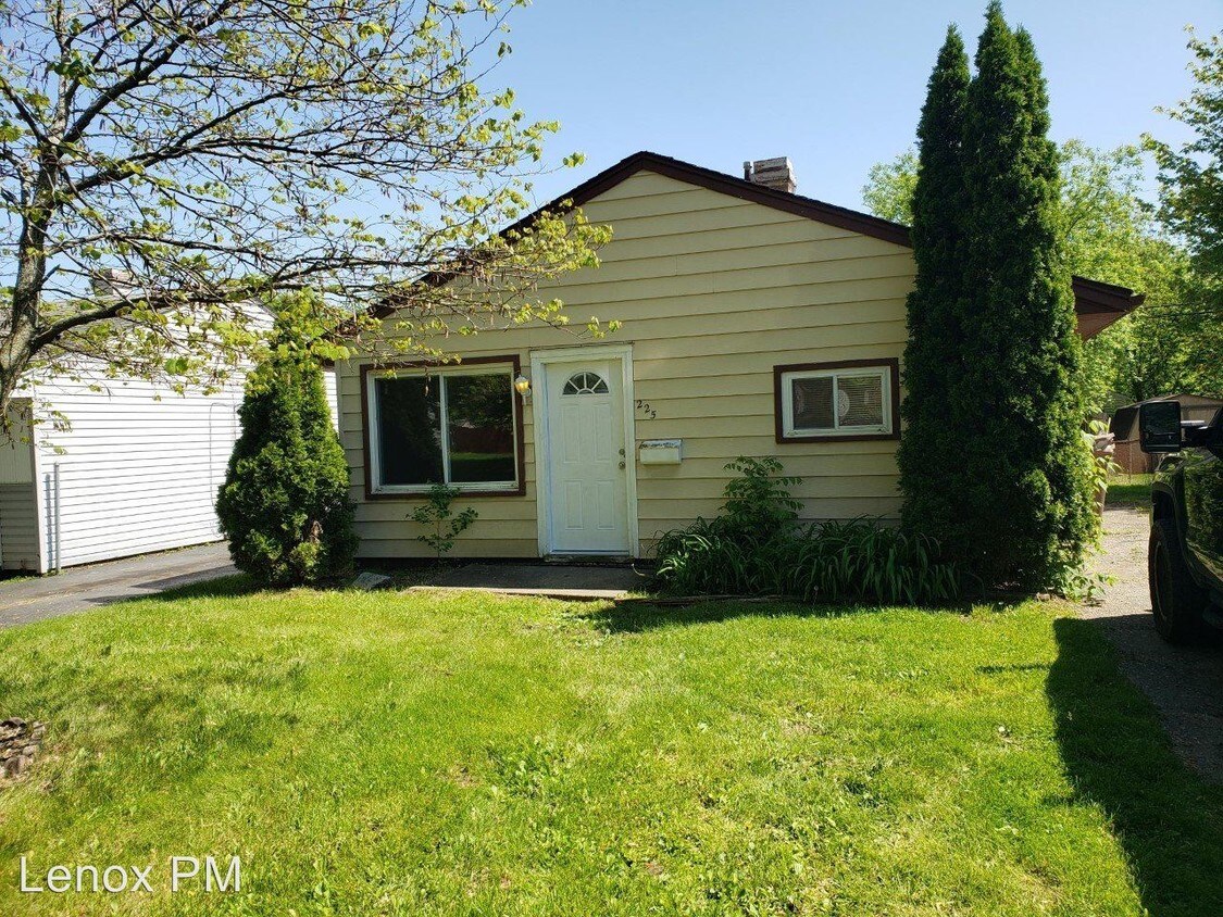 Primary Photo - 2 br, 1 bath House - 225 W Hopkins