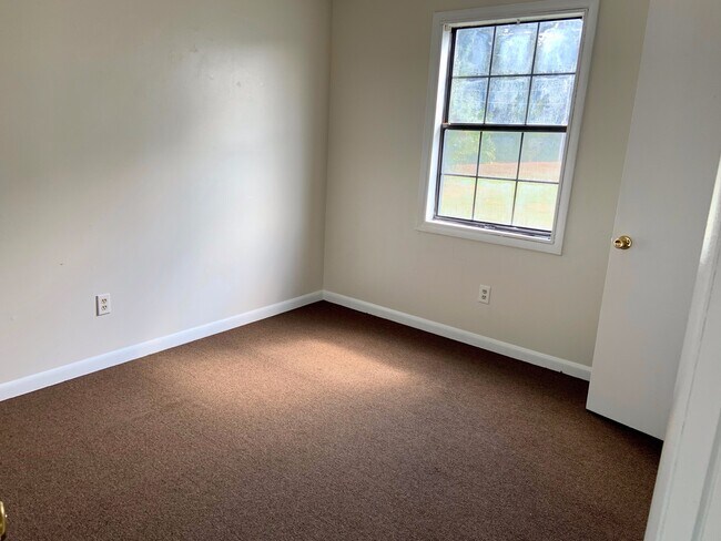 Building Photo - 16902 Carter Cir