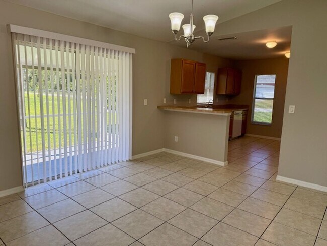 Foto del edificio - 18-Month Lease at $1,425 / 12-Month Lease ...