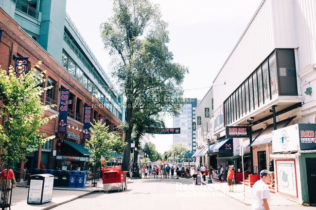 Building Photo - 1179 Boylston St