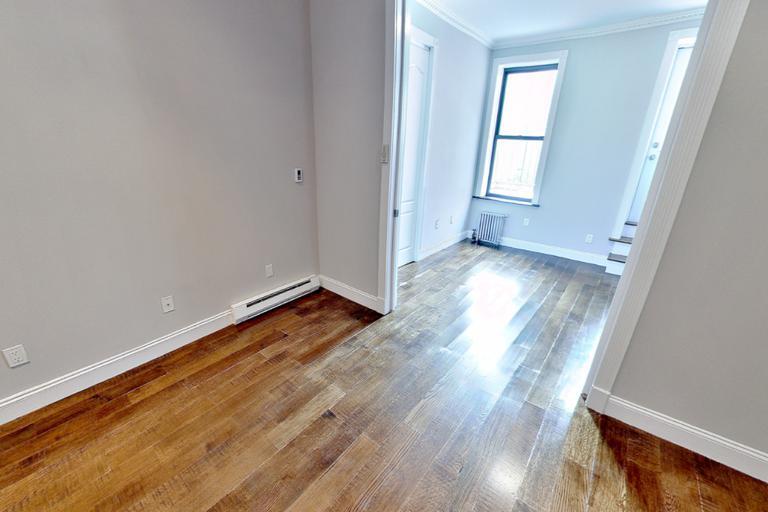 Foto principal - 697 Tenth Ave (47th & 48th St), #5RN