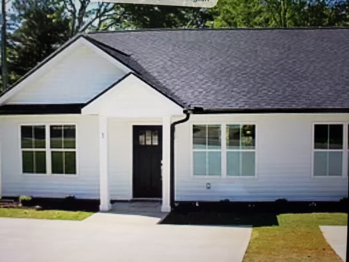 Front entrance - 1 Lincoln School Cir