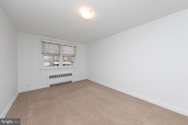 Building Photo - 447 W Ellet St