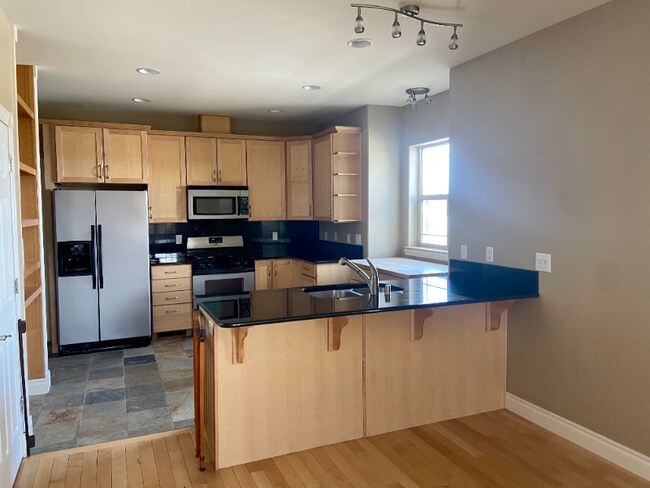 Foto del edificio - 2561 Overlook Blvd