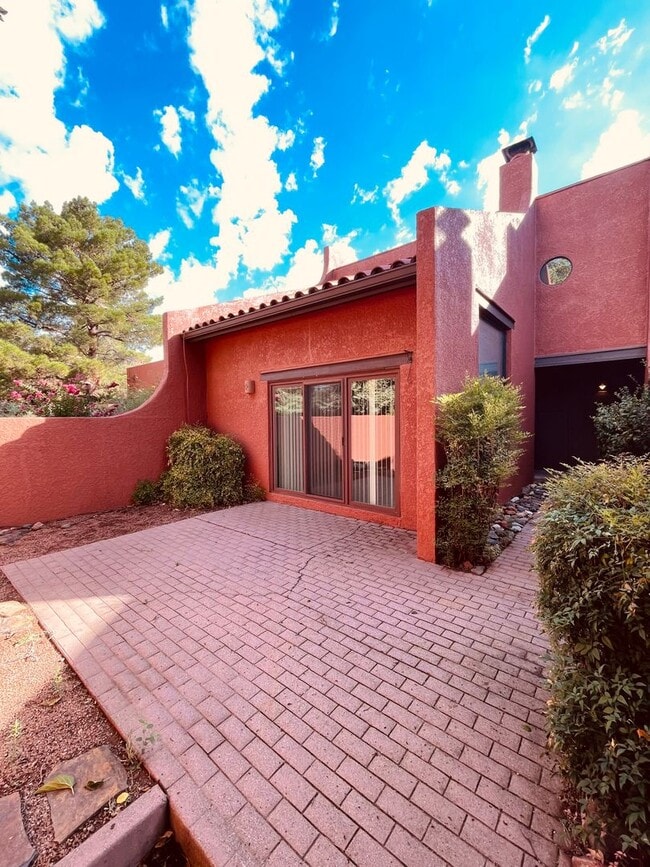 Building Photo - 165 Verde Valley School Rd