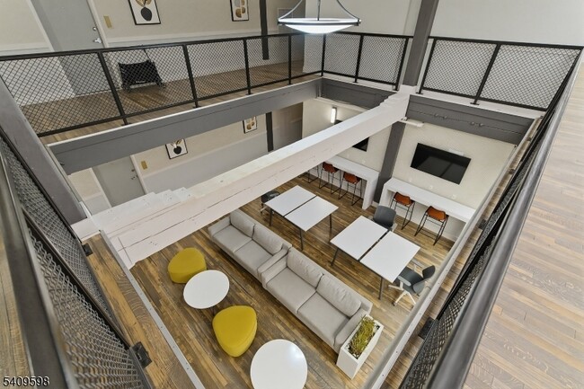 Building Photo - 160 Lafayette St