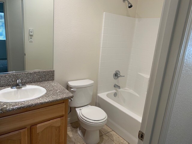 Building Photo - 3223 Park Meadows Dr