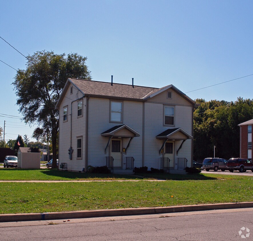 Building Photo - 502-504 E Washington St