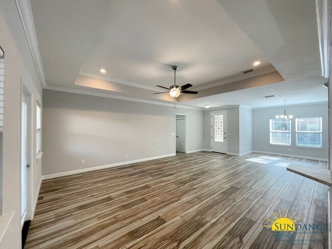 Building Photo - Stunning 3 Bedroom Home in Fort Walton Beach