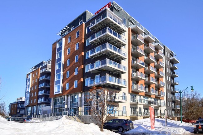 Building Photo - 430 Rue Notre-Dame