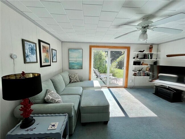 Foto del edificio - 27 S Shore Rd