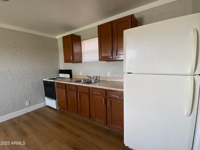 Foto del edificio - 1595 W Mountain View Rd