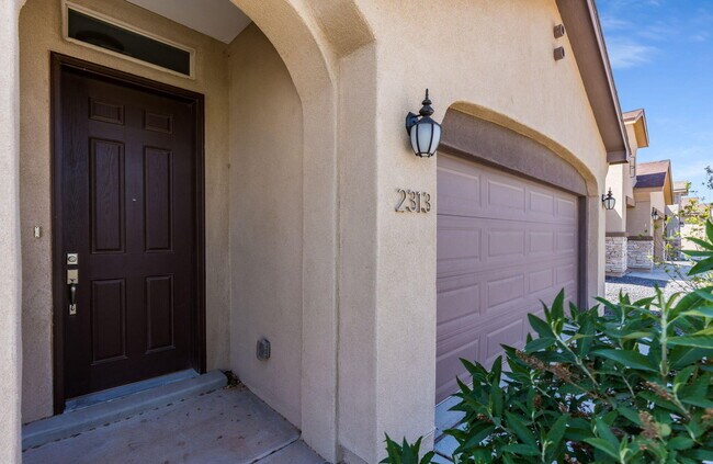 Foto del edificio - 2313 Melon Ridge Loop NE