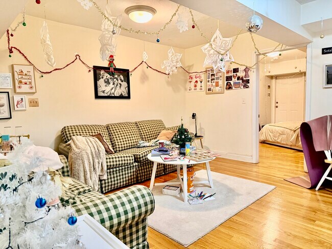 Foto del edificio - 1122 Commonwealth Ave